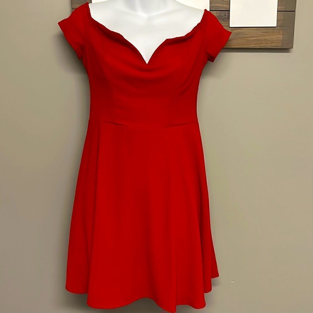 B. Darlin Red Sweetheart Neck Off the Shoulder Flare Lined Gauze Dress- M